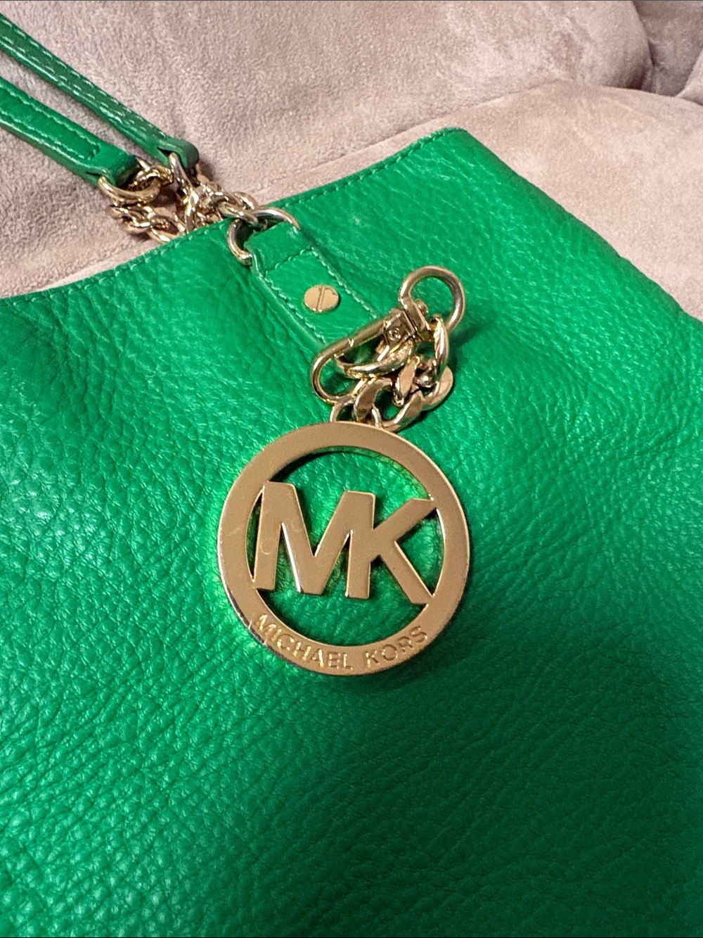 Michael Kors Bright Green Pebbled Leather Tote with Gold Hardware - Picture 2 of 5